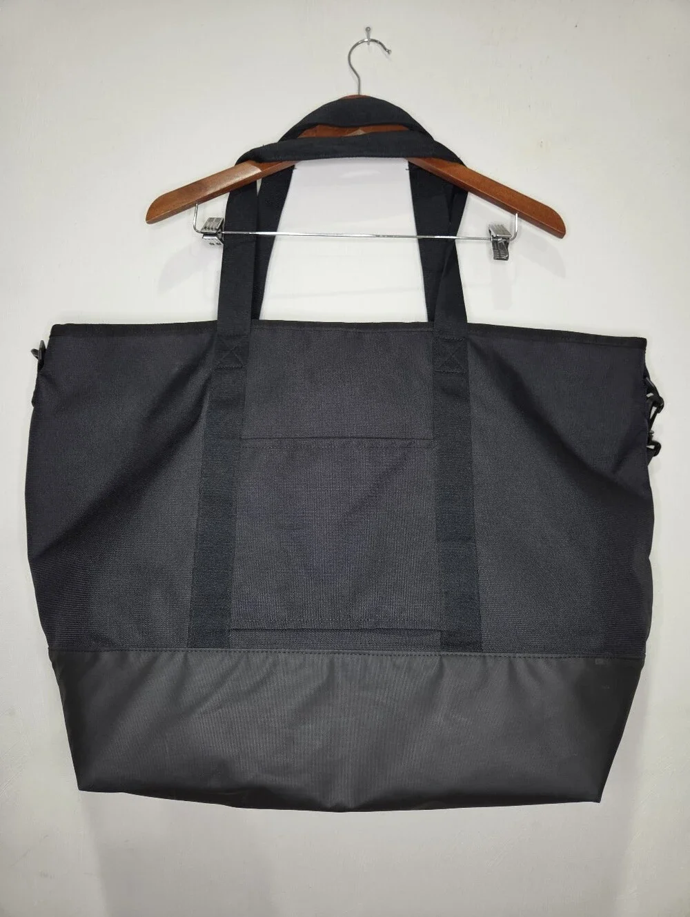 Nike Heritage Eugene Large Black Travel Tote Bag 63L